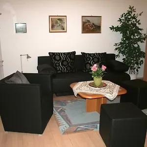 70m² Grosses Mit Gartenzugang Appartamento